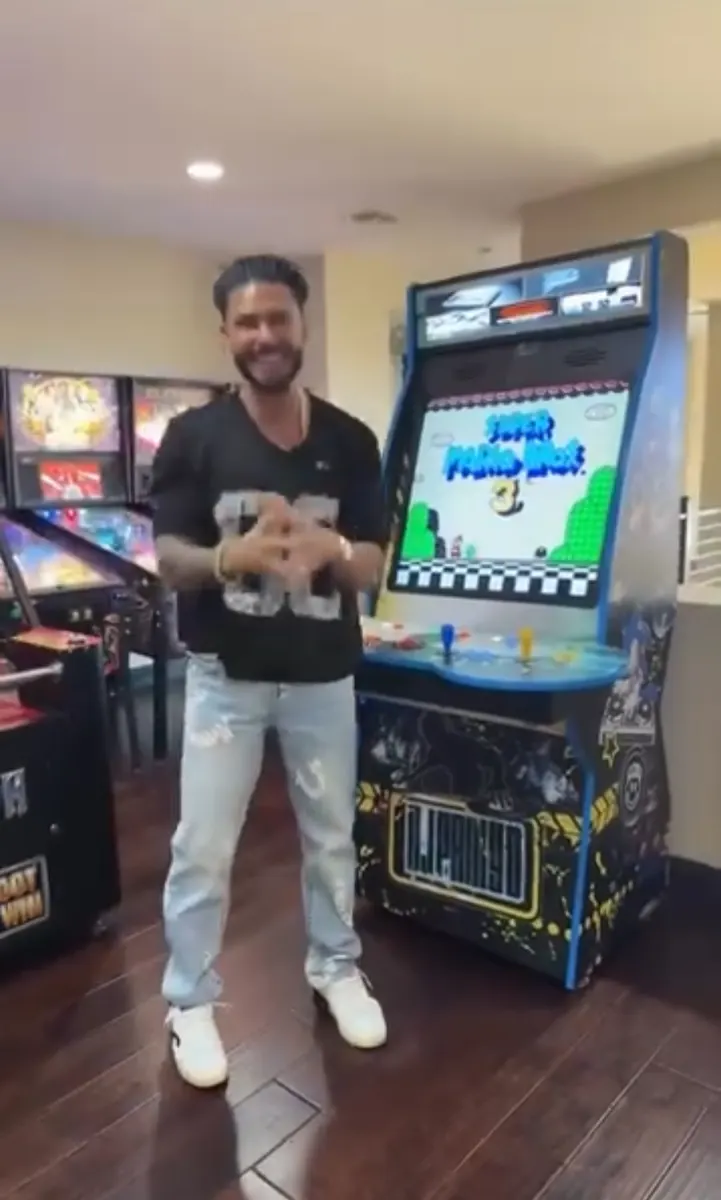 DJ Pauly D with the finished DJ Pauly D arcade